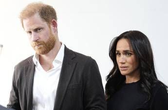 Harry e Meghan, i figli cambiano scuola dopo due giorni: “Nuova valutazione per sicurezza pubblica”